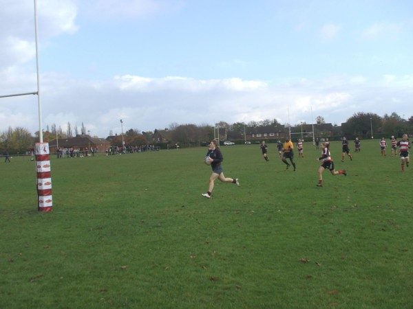 Welwyn Saints scoring against Dorking